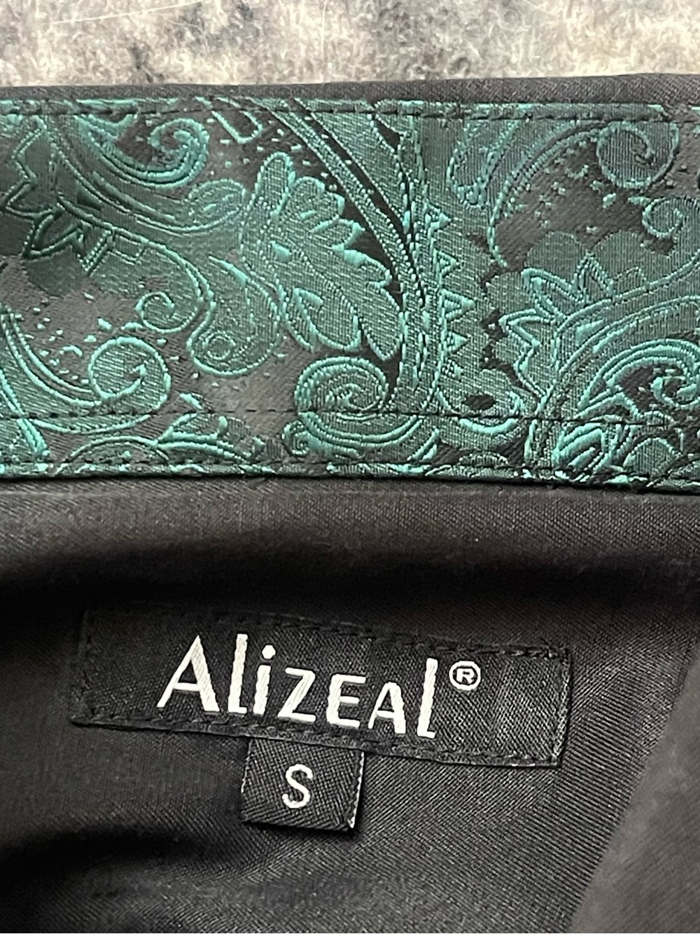 ALIZEAL Black Men's Long-Sleeve Casual Button-Down Shirt - Picture 7 of 13